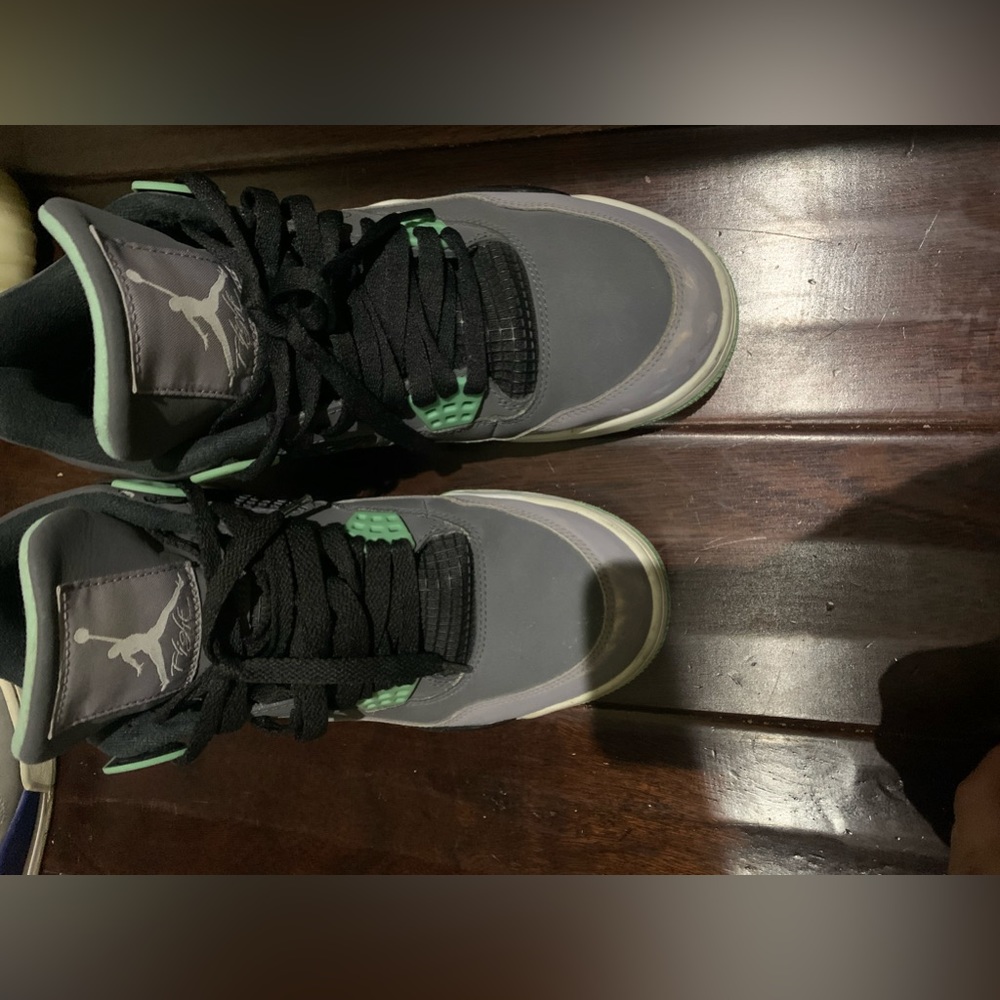 Jordan 4 green glow
